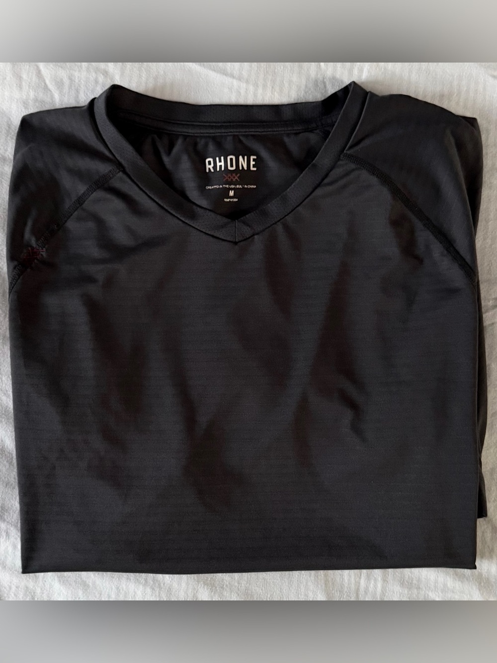 RHONE Men’s Black V-Neck Short Sleeve Performance Size Medium